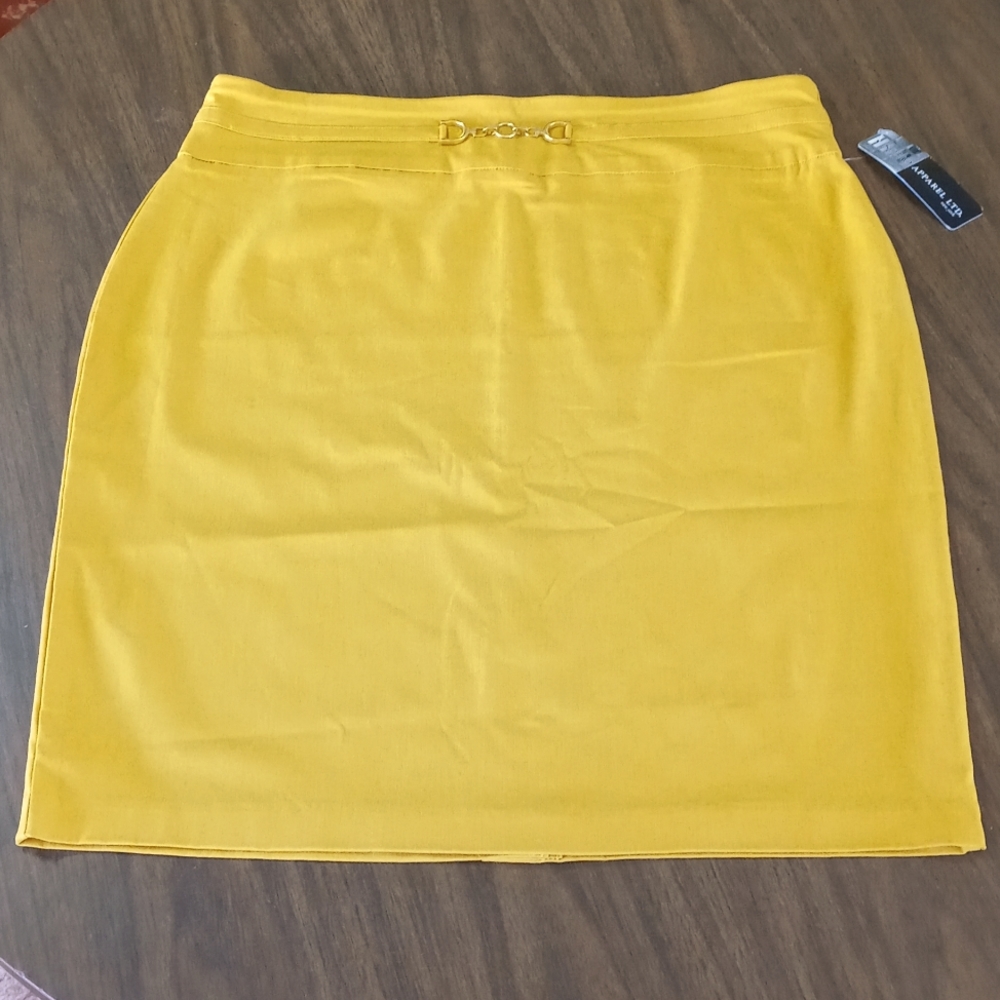 SOHO Apparel LTD. New York Mustard Yellow Body-Con Fitted Contour Mini Skirt